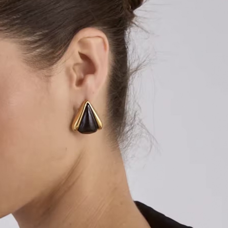 Σκουλαρίκια ατσάλι με μαύρο όνυχα