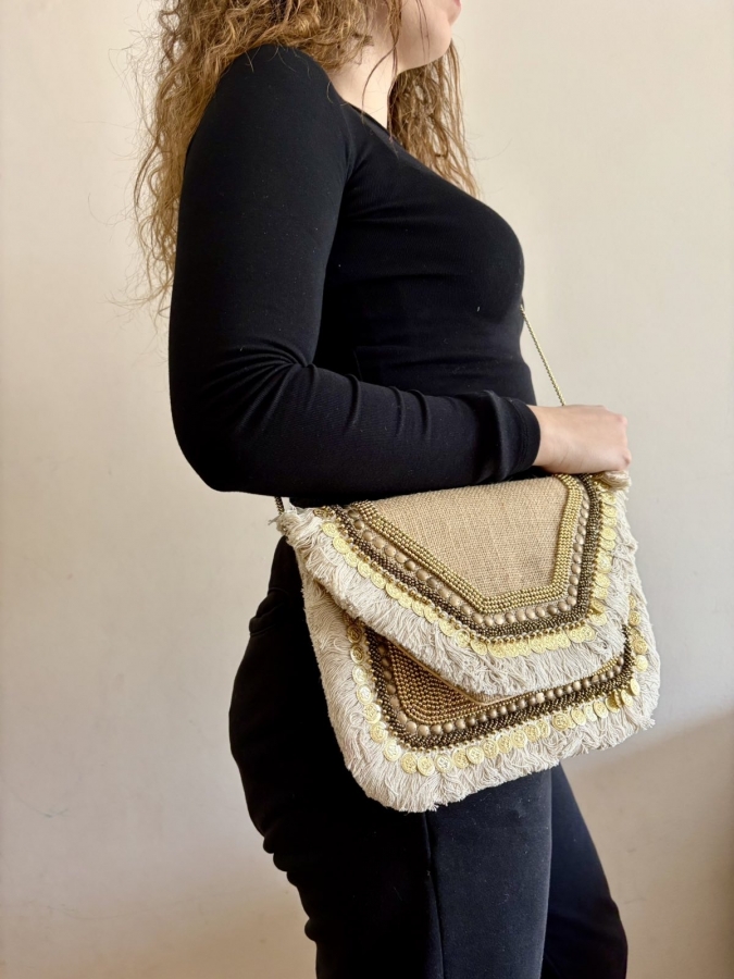 Τσάντα boho σε μπεζ απόχρωση