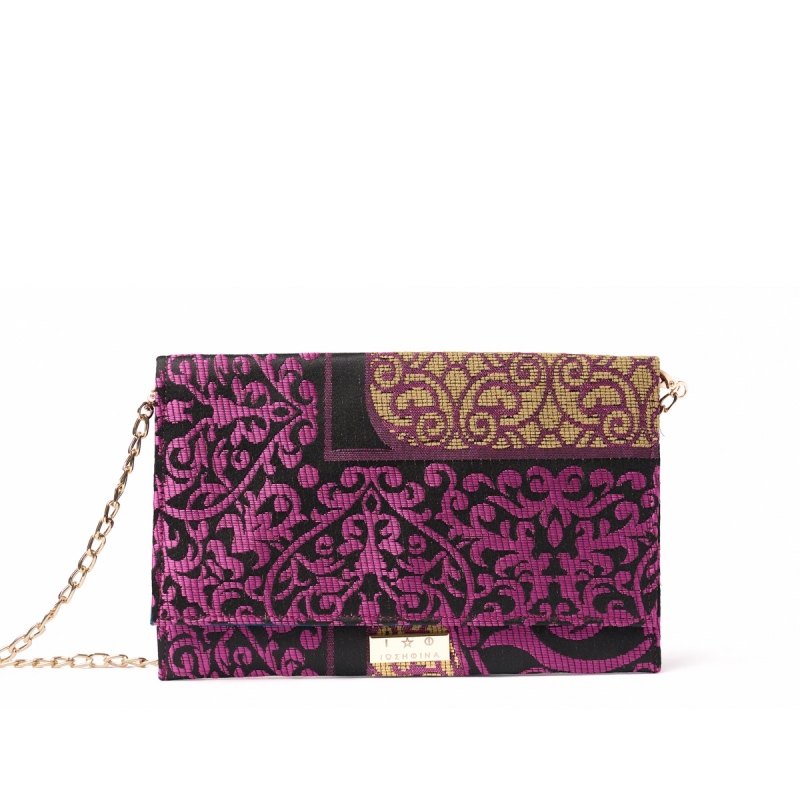 Τσάντα ροζ με κέντημα