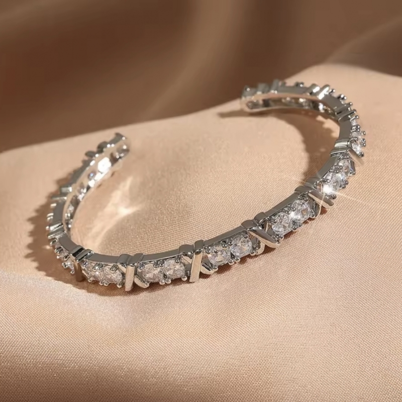 Βέργα ατσάλι σε ασημί χρώμα